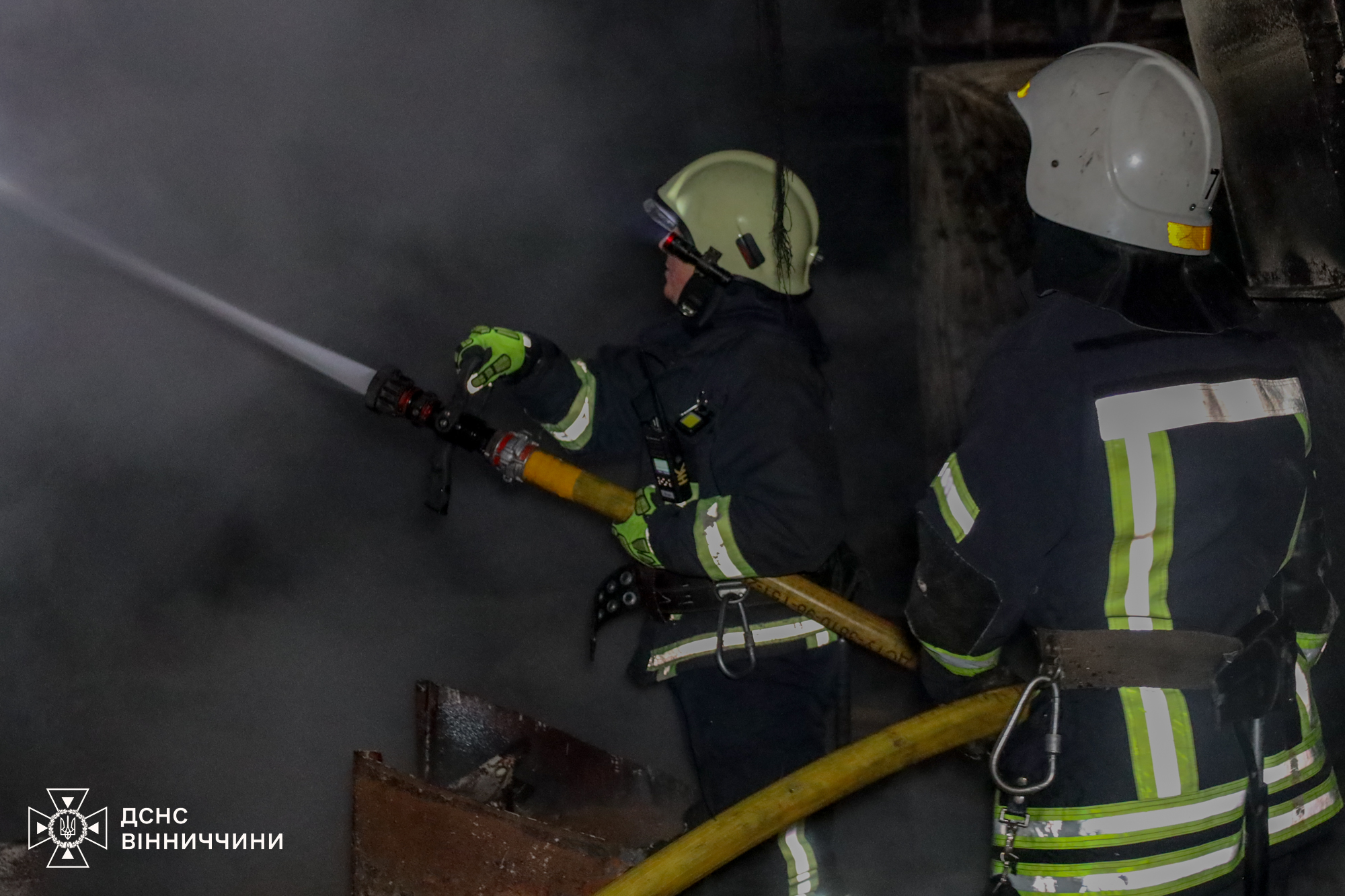Наслідки удару РФ по Вінниччині: виникла пожежа на об’єкті критичної інфраструктури (ФОТО)