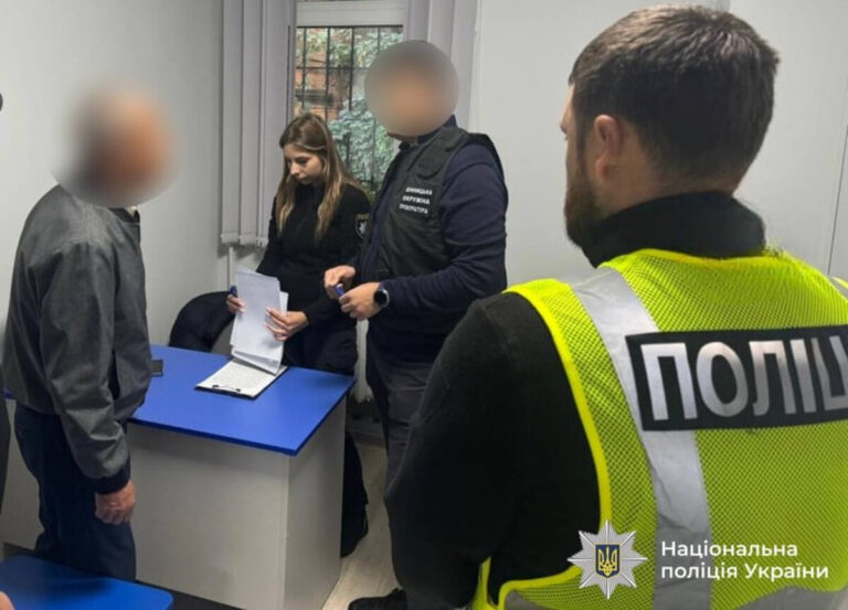 Збитки бюджету та тендерні махінації: екскерівнику з Вінниччини оголосили про підозру