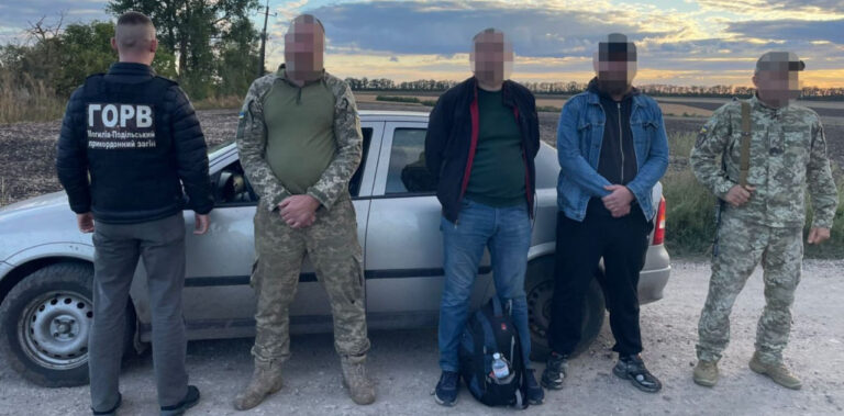 На Вінниччині спіймали «провідника», який брав по $100 за незаконний виїзд військовозобовязаних