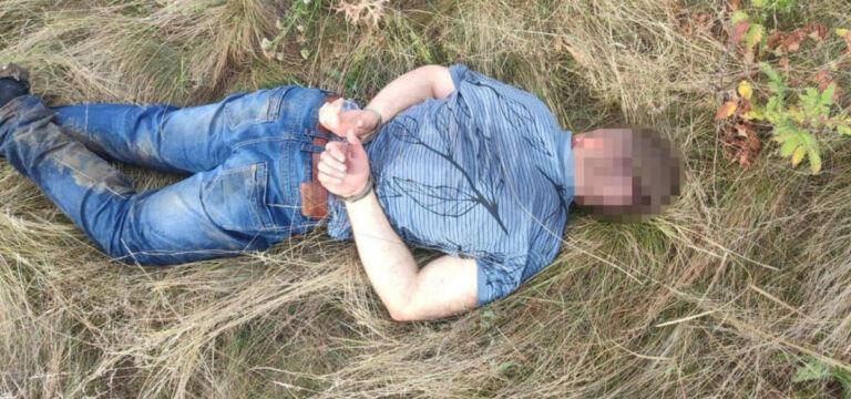 До вбивства двох школярів у Шаргороді, ймовірно, причетний їхній 23-річний вчитель