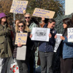 У Вінниці зоозахисники вийшли на мітинг через отруєння собак на території Пироговки (ФОТО)