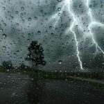 Усю Україну завтра накриють сильні дощі та грози: прогноз погоди