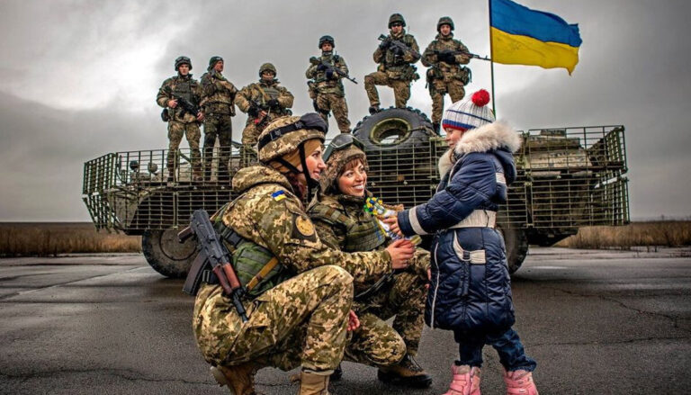 Привітання з Днем захисників і захисниць України: картинки українською, проза і вірші