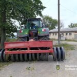 Пʼяний тракторист задавив двох людей у Могилів-Подільському районі