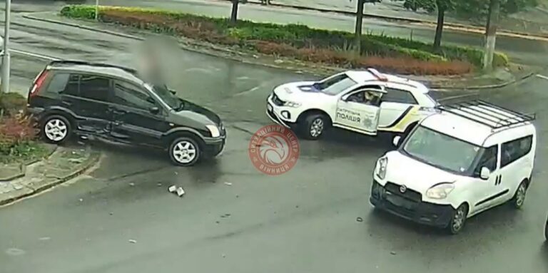 У Вінниці на перехресті Київської та Гонти зіткнулися два авто