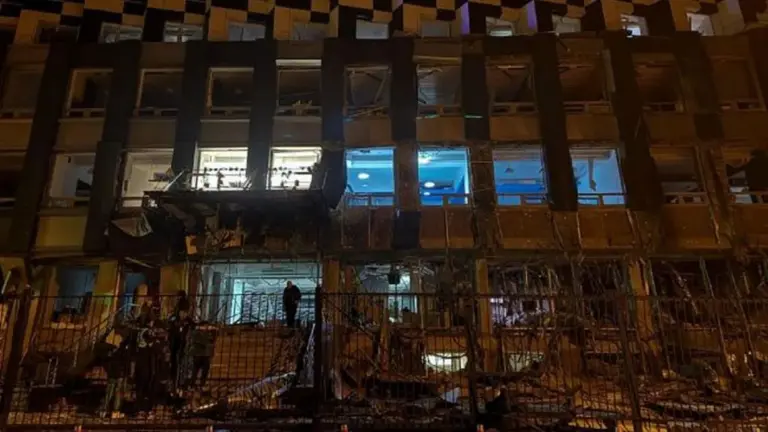 Нічна атака на столицю: палали будинки та авто, є постраждалі