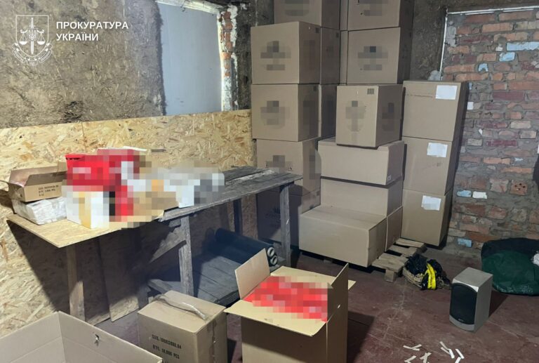 Вилучили тонну тютюну та 4 тисячі літрів спирту: у Вінниці судитимуть організовану групу «ділків»