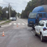 У Хмільнику 70-річний чоловік на електросамокаті потрапив під колеса вантажівки