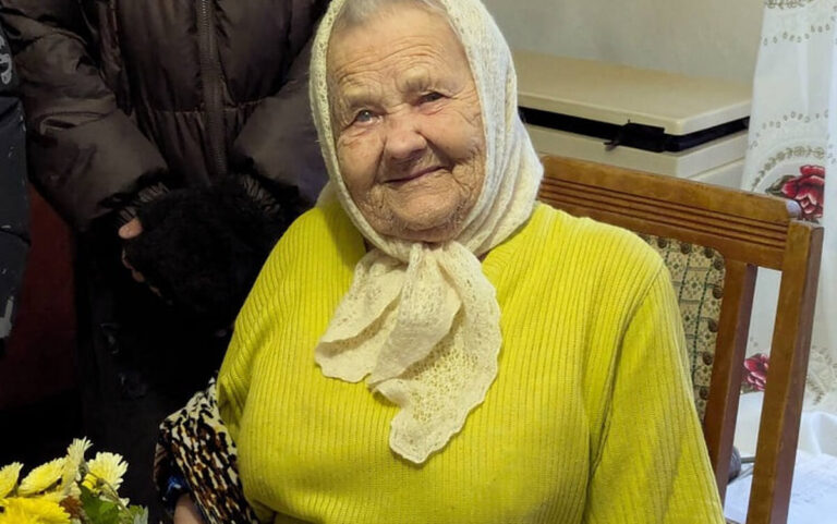 Вона пам’ятає війну, голод і кохання: на Вінниччині 100 років святкує Надія Марківна