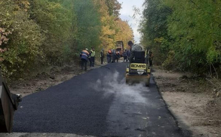 Як у Вінницькій області борються з ямами на дорогах?