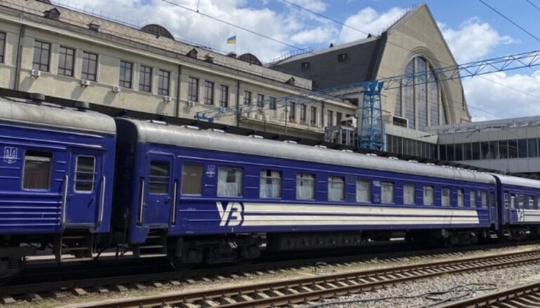 Через обстріли рф змінили маршрути кілька потягів, що йдуть через Вінницю
