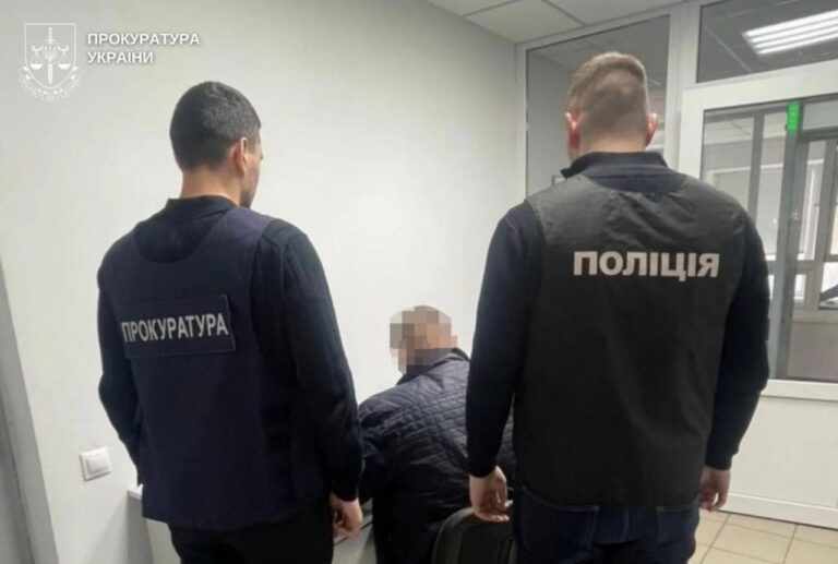 Занижені тарифи й збитки для держави: на Вінниччині посадовцю оголосили підозру
