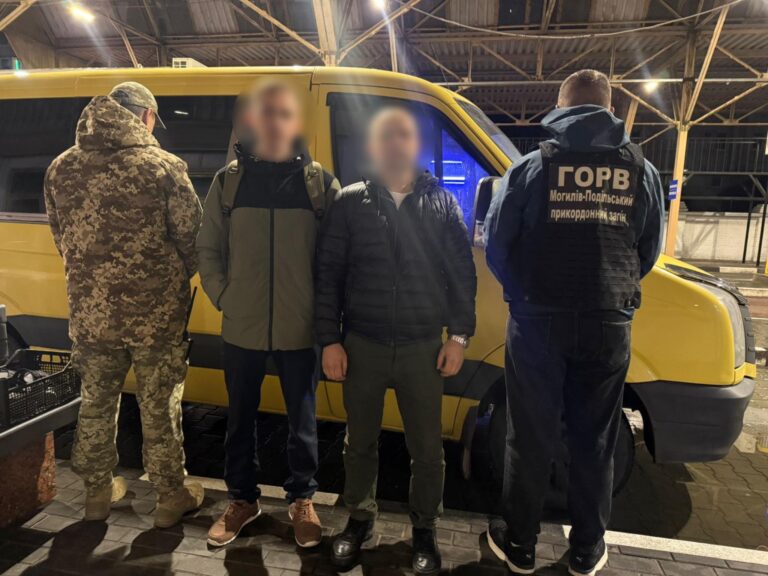 Вінничанин намагався перетнути кордон сховавшись під подушками