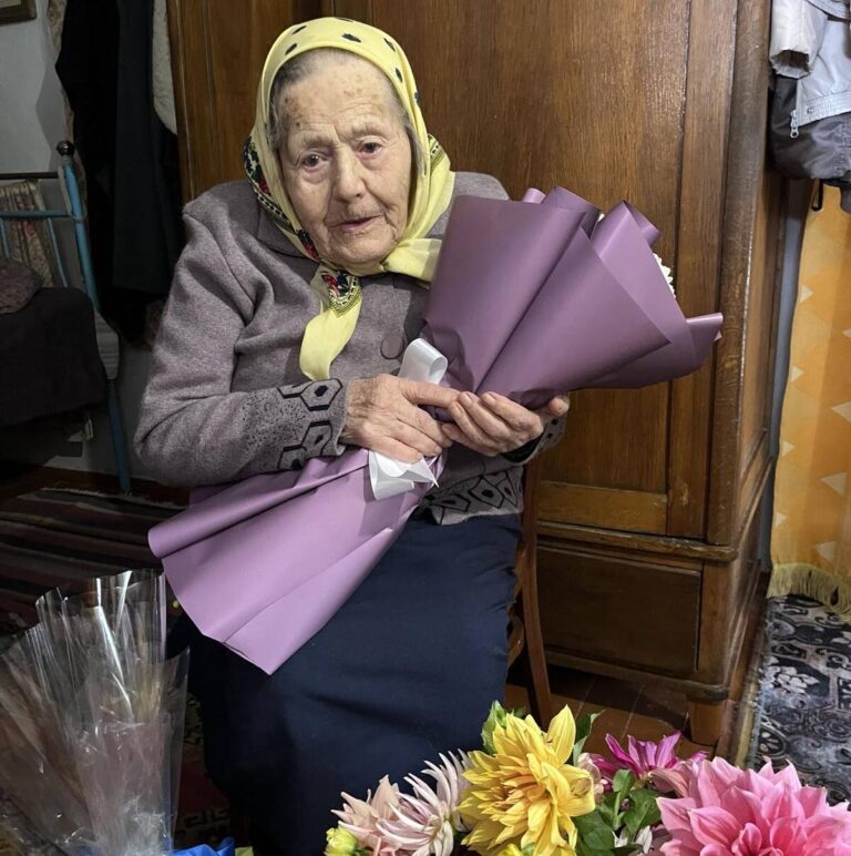 У Турбові відзначає 100-річний ювілей ветеранка праці Марія Чернюк