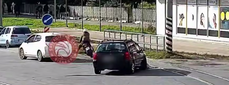 У Вінниці авто зіткнулося із мотоциклом (ВІДЕО)