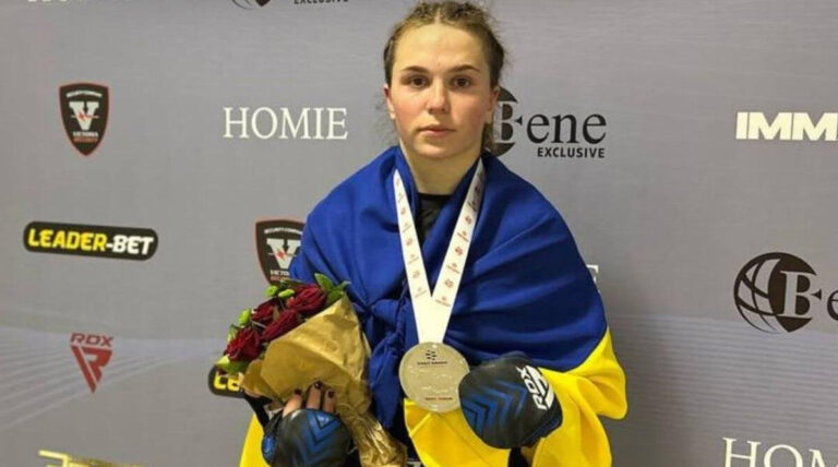 Яна Шелемба з Вінниччини стала срібною призеркою чемпіонату світу з ММА