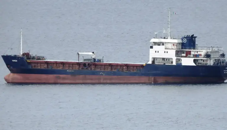 У Чорному морі затонуло судно з українцями