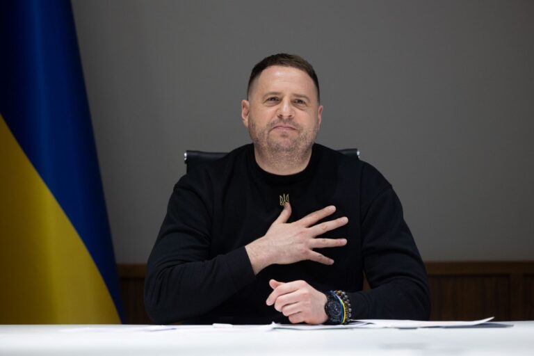 Зеленський звільнив Єрмака з посади глави Офісу Президента