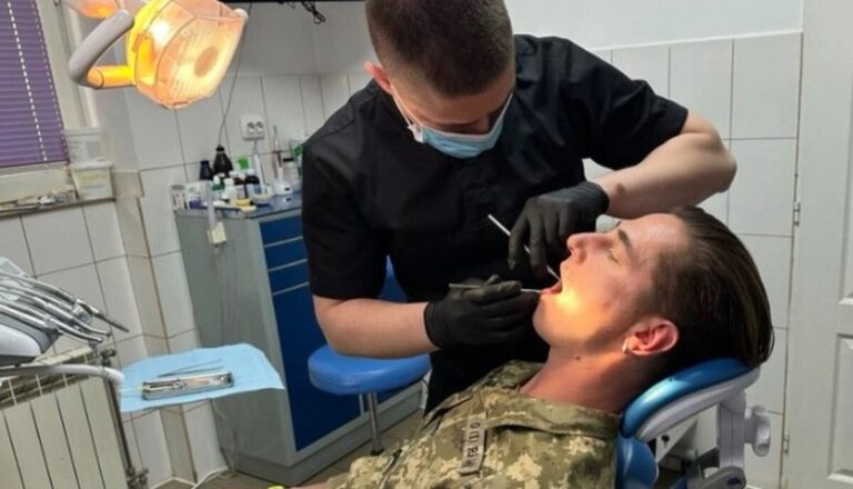 Ветерани зможуть безкоштовно лікувати зуби у 17 лікарнях Вінницької області: перелік медзакладів