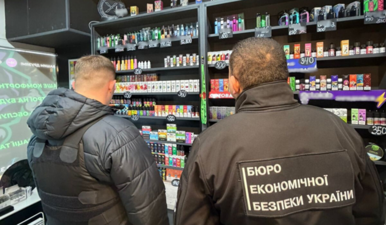 Підпільний бізнес на мільйони: що продавали у звичайних магазинах Вінниччини