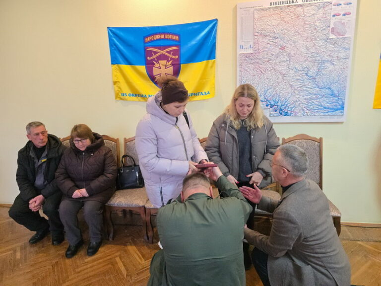 На Вінниччині передали державні нагороди родинам двох загиблих Героїв