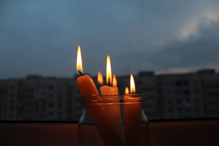 Графік відключення світла на Вінниччині 12 листопада: як діятиме