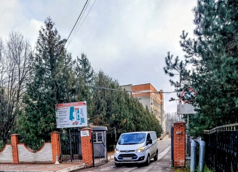 Правила проїзду та паркування на території Вінницької обласної дитячої лікарні