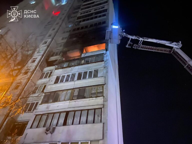 Ніч жаху в столиці: серед постраждалих діти, рятувальники розбирають завали