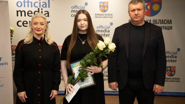 Інформаційний фронт: у Вінниці привітали медійників із професійним святом (ФОТО)