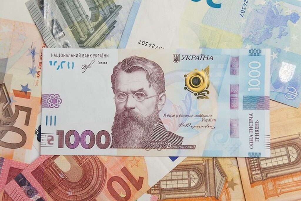 НБУ оновив курси валют: долар і євро зросли, злотий подешевшав