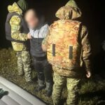 На Вінниччині прикордонники врятували чоловіка, який плив до Молдови на матраці