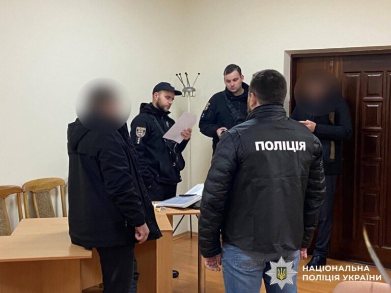 На Вінниччині посадовець вимагав хабар за довідку від мобілізації