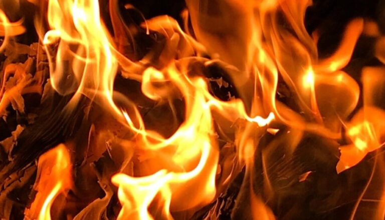 Горіли квартира та мікроавтобус: у Вінниці за день ліквідували дві пожежі