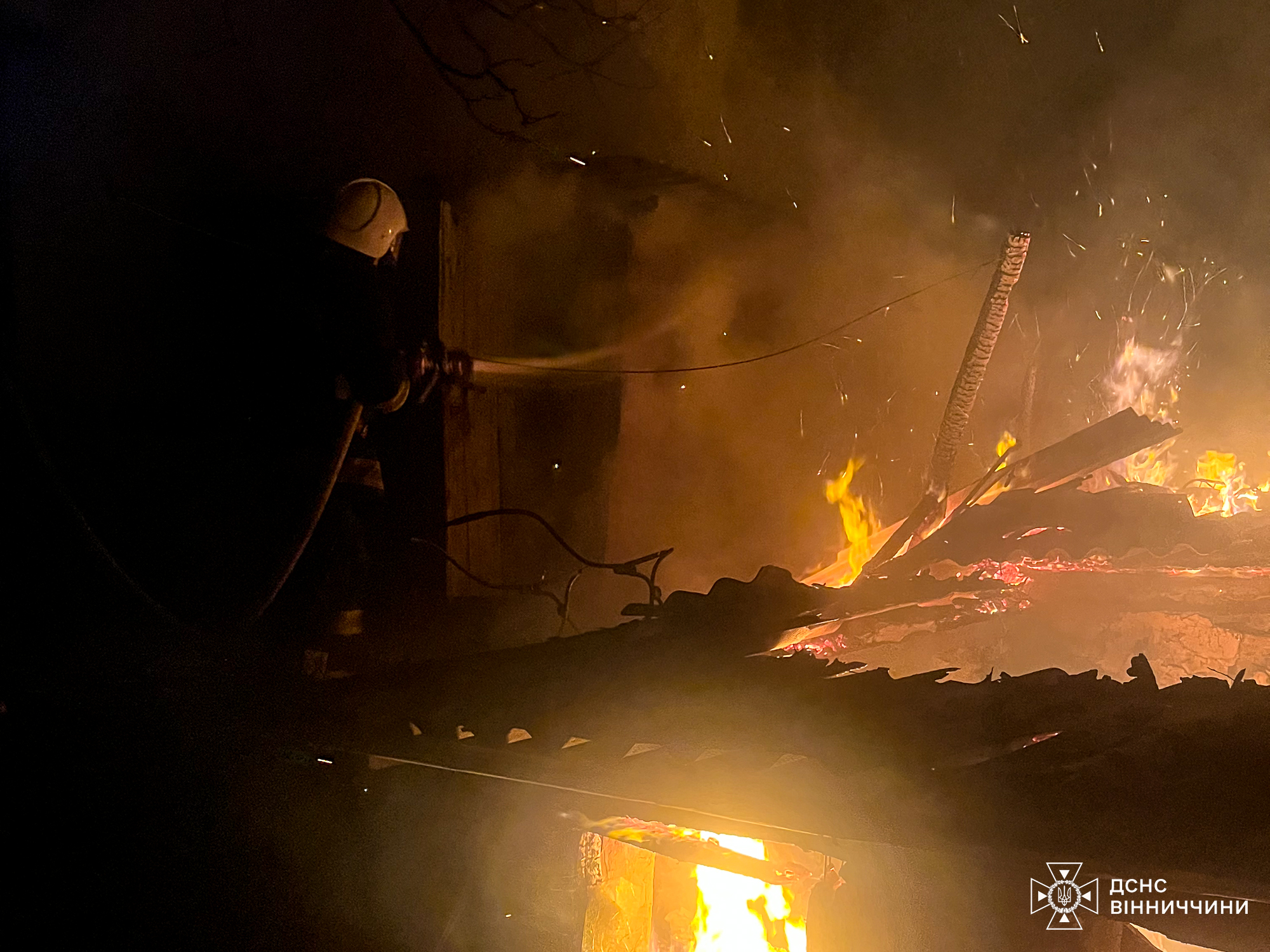 На Вінниччині через коротке замикання горіли будинки