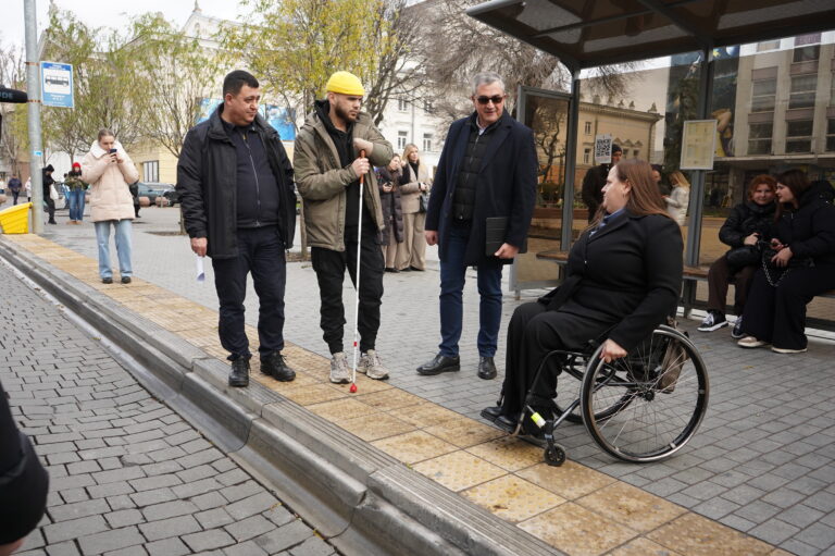 Як ветеран війни перевіряв безбар’єрність Вінниці