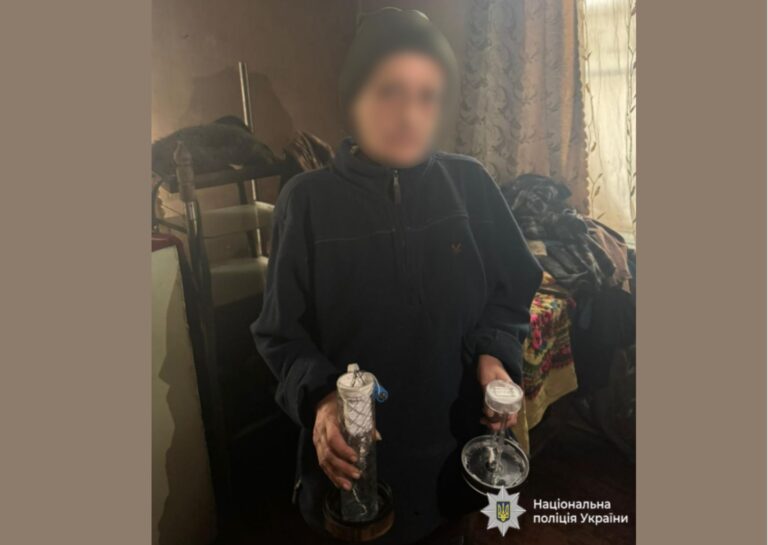 На Вінниччині жінка вчинила наругу над могилою військового