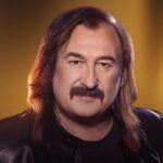 Пішов із життя легендарний український співак Степан Гіга
