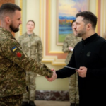 Президент вручив сертифікат на квартиру Захиснику України з Вінниччини