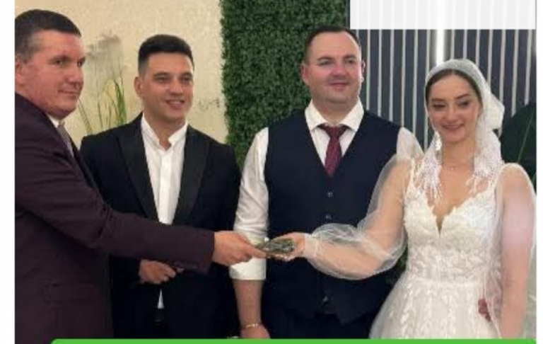 Вінницькі медики на своєму весіллі зібрали кошти на аптечки для військових