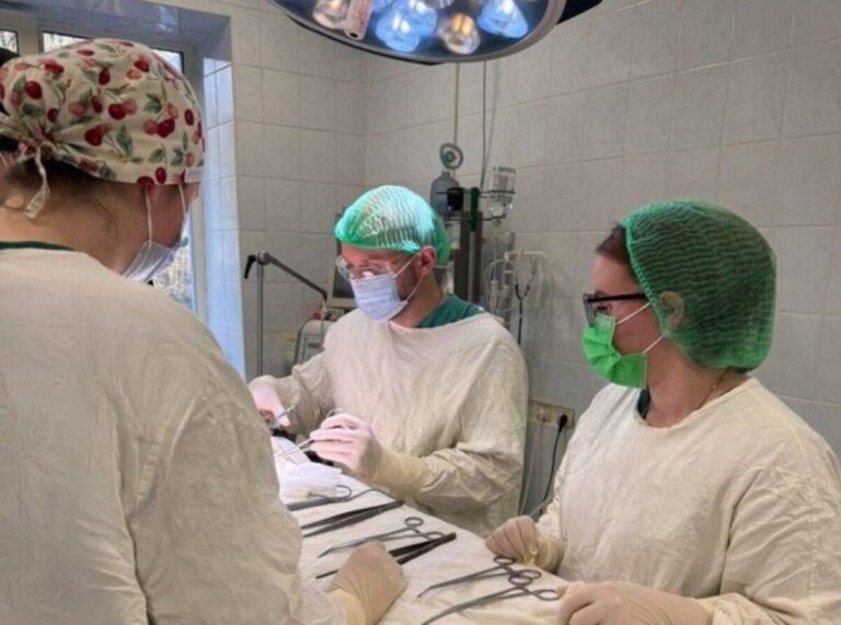 Вінничанка вижила після видалення 7-кілограмової пухлини