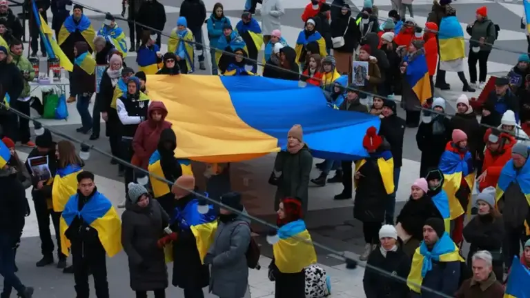 Українці масово повертатимуться з-за кордону не раніше 2027 року: в чому причина