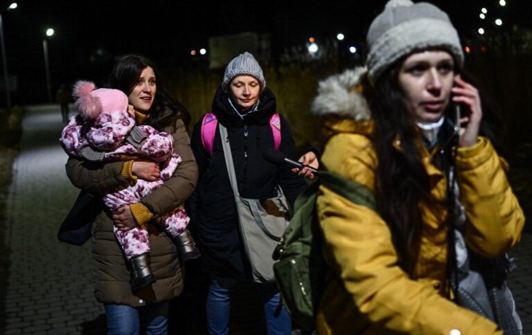 _kordon_z_polsheyu_medika_gettyimages_1372605502_4_1300x820
