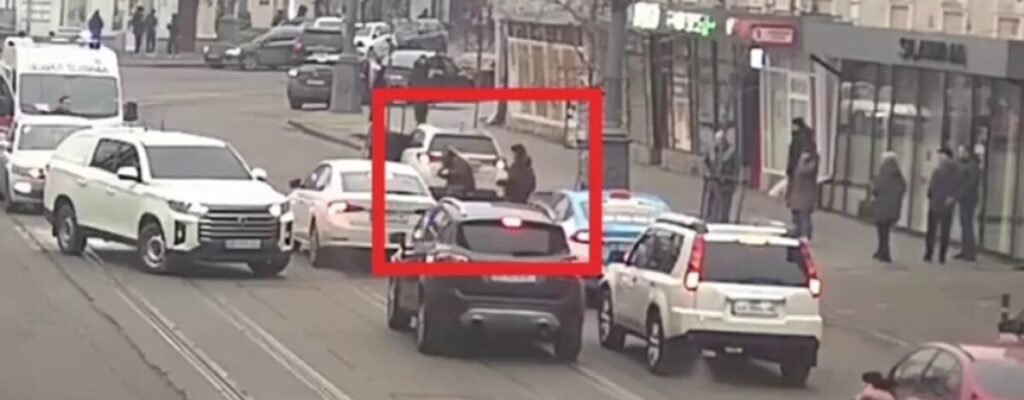 На Соборній у Вінниці збили дівчину