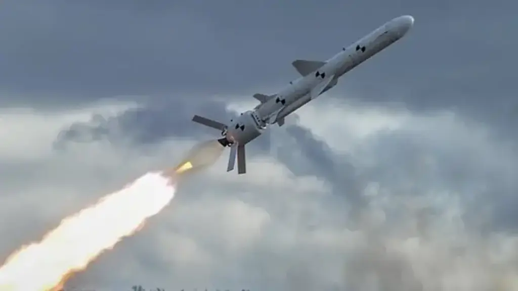 Росія під час нічної атаки вперше запустила балістику по Вінниці з Криму: є влучання