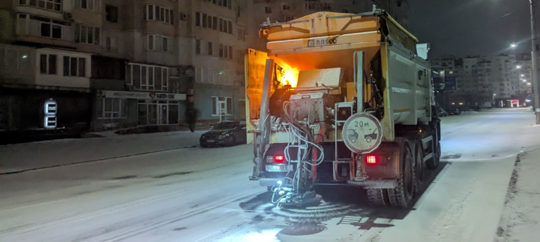 Комунальні служби Вінниці продовжують працювати в посиленому режимі