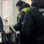На Вінниччині посадовиця ТЦК вимагала гроші у матері полеглого Захисника