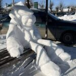 У Гайсині художник створив “живі” зимові скульптури