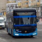 Замість трамваїв і тролейбусів: автобуси та маршрутки, що курсують уздовж ліній