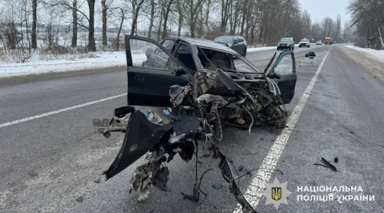 Зіткнення легковика та вантажівки і наїзд на пенсіонера: на Вінниччині трапилися ДТП