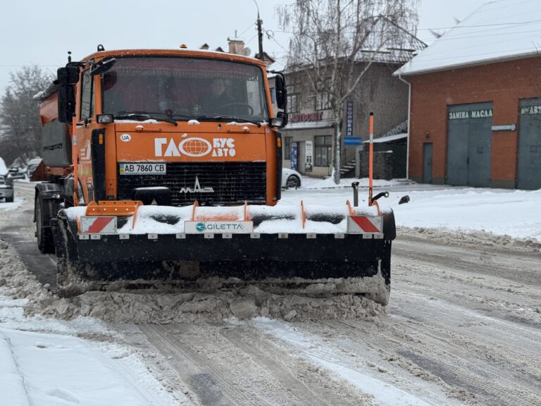До –23° морозу і замети: комунальники Вінниці працюють у посиленому режимі